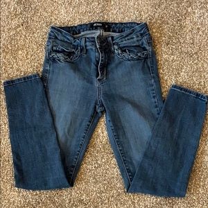 Women’s petite jeans, non smoking